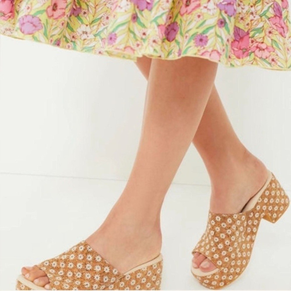 Beach by Matisse Terry Platform Mules Size 8